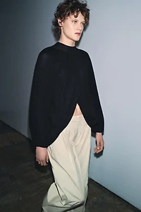 FINE KNIT CAPE TOP