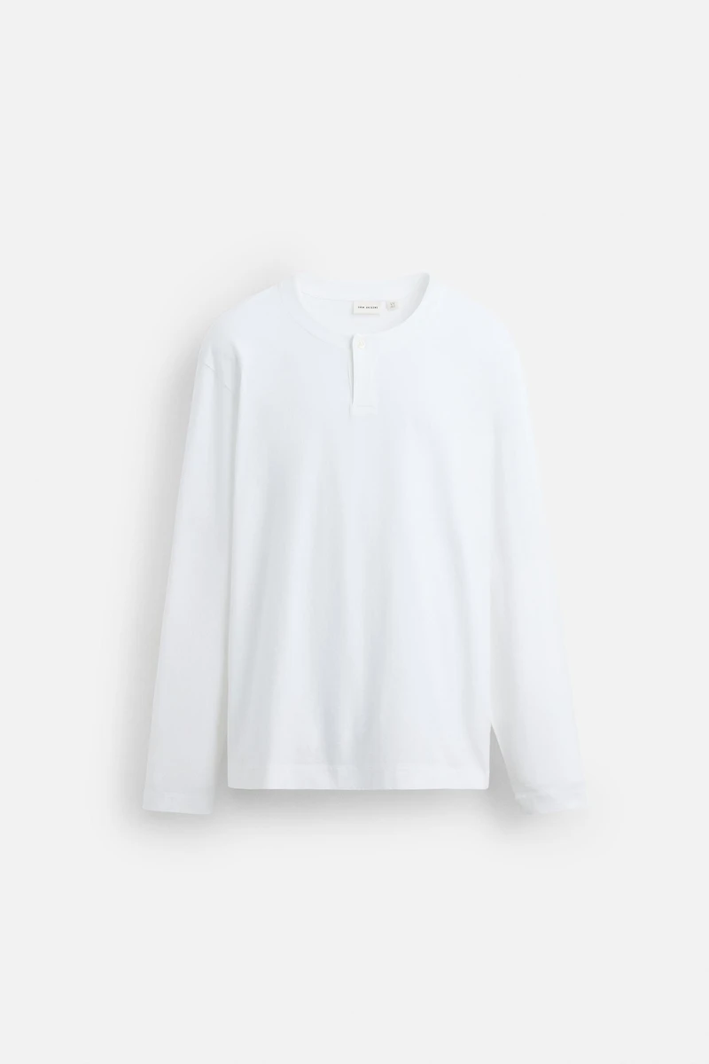 T-SHIRT COL BOUTON