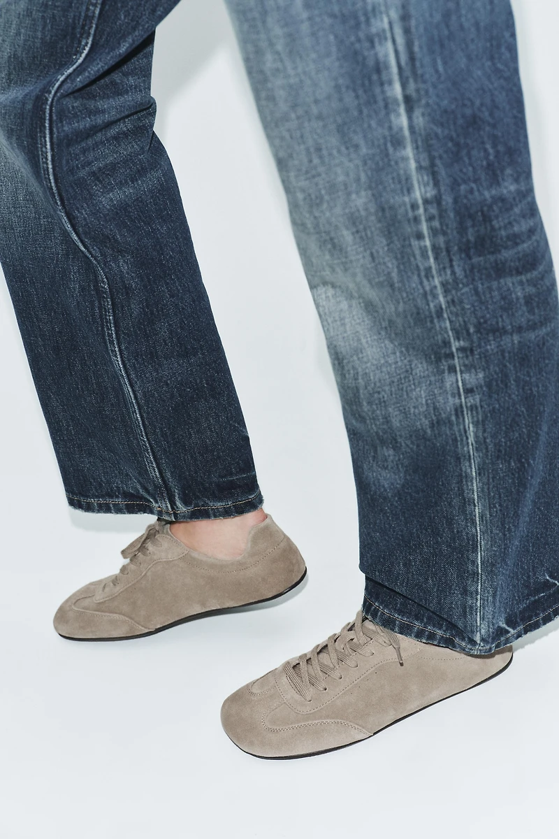 SPLIT SUEDE FLAT SPORTS SHOES