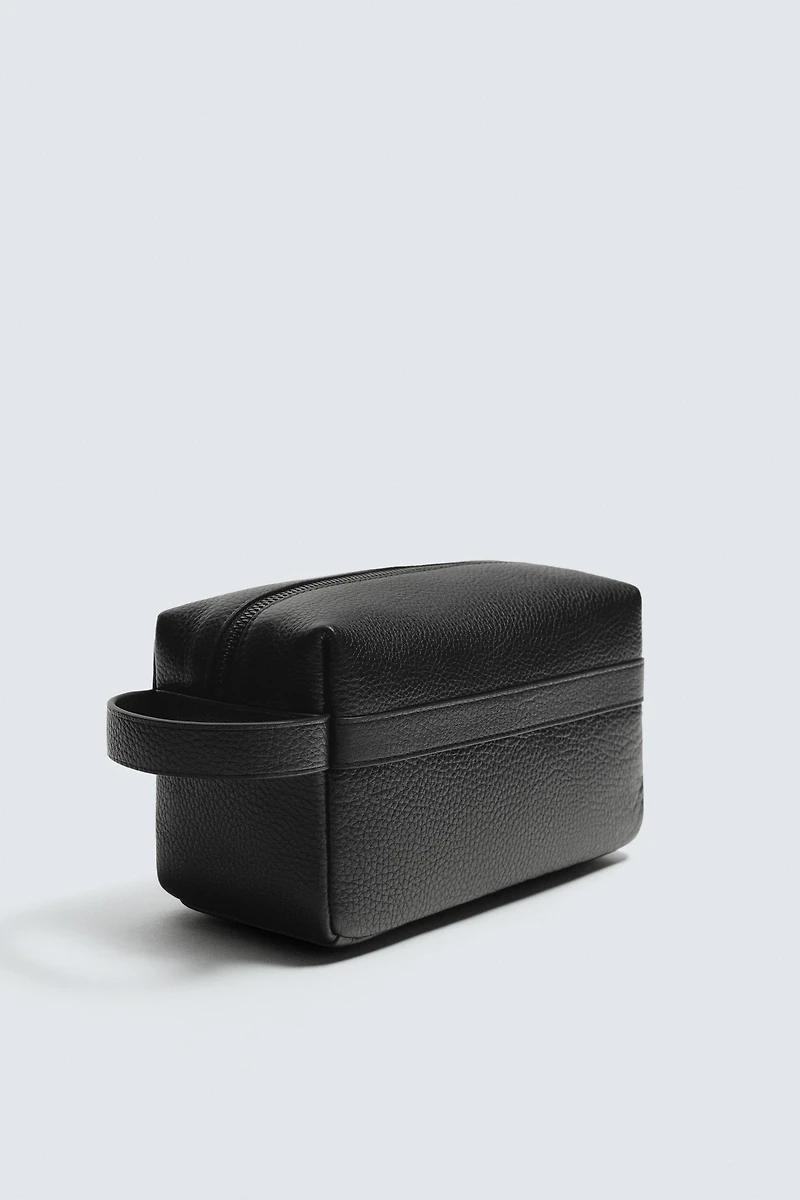 LEATHER TOILETRY BAG