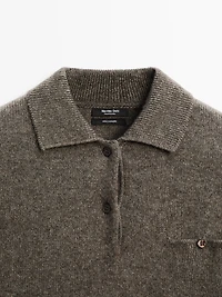 100% cashmere sweater with pocket detail