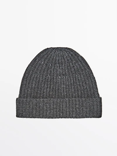 Ribbed 100% cashmere beanie
