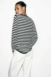 STRIPED BUTTON SWEATER