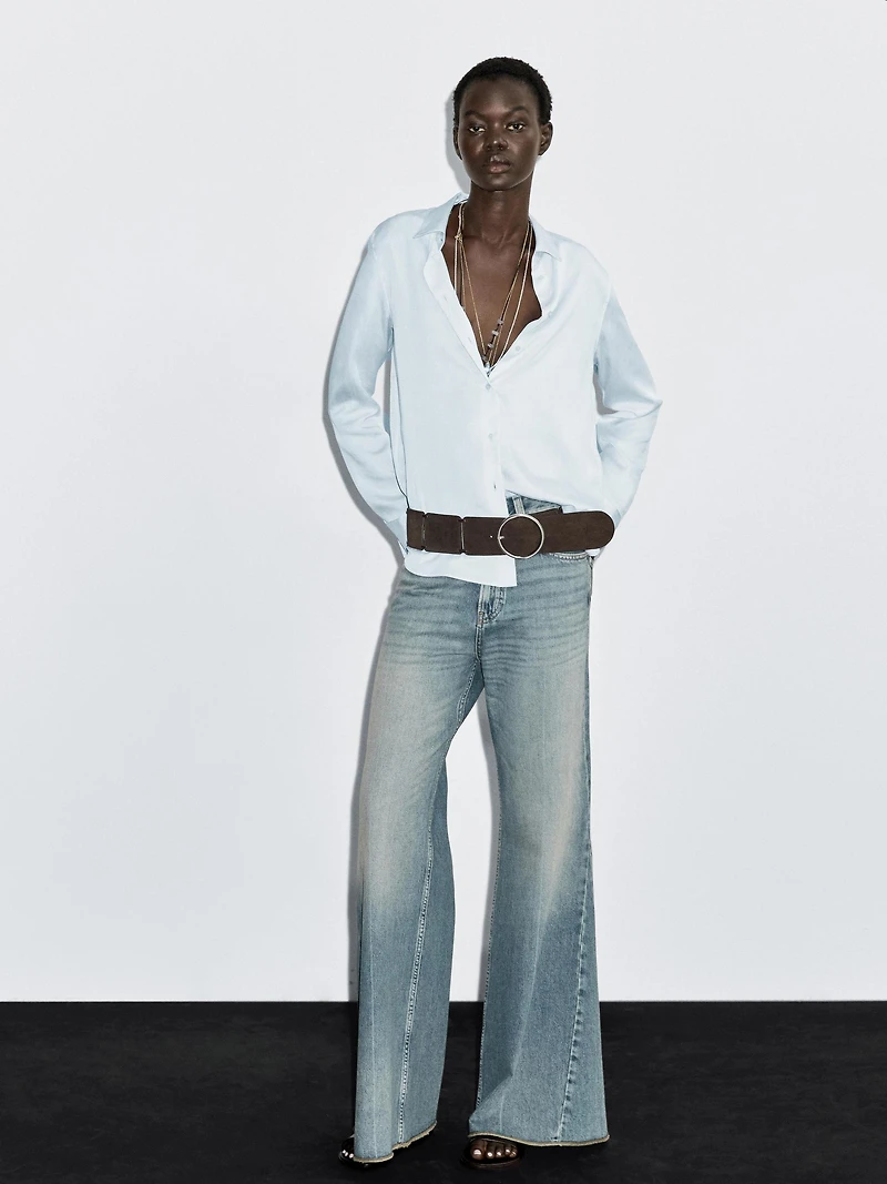 Flowing shirt with collar