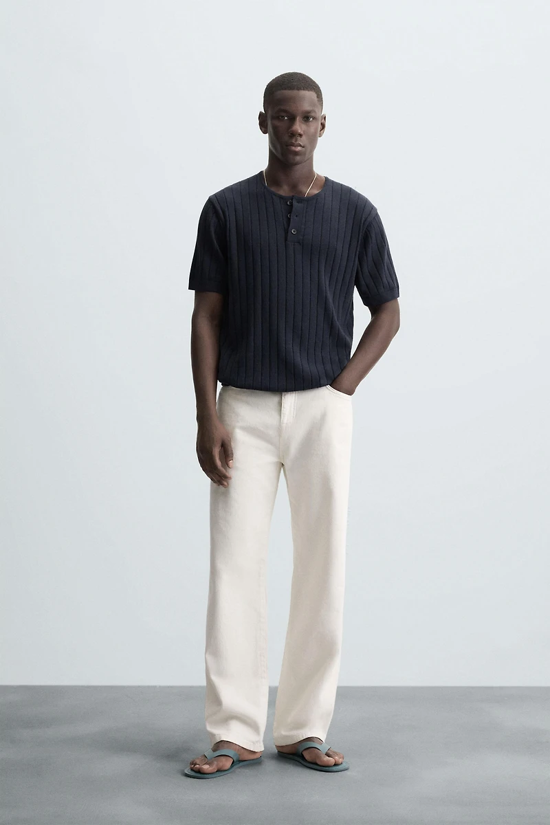 KNIT T-SHIRT WITH BUTTONED NECK