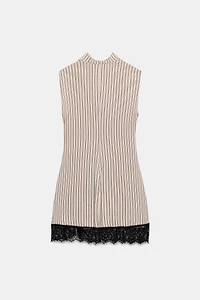 ROBE COURTE À RAYURES ET DENTELLE