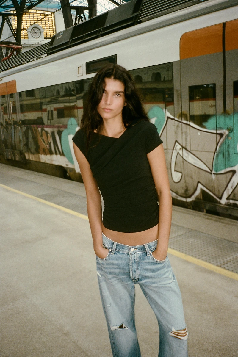 ASYMMETRIC RUCHED TOP