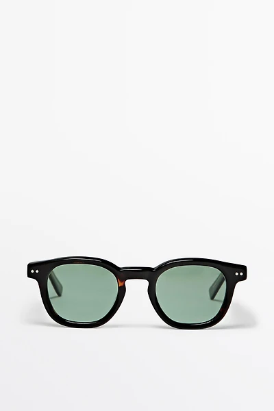 Round sunglasses