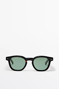 Round sunglasses