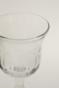 VERTICAL RAISED DESIGN GLASS