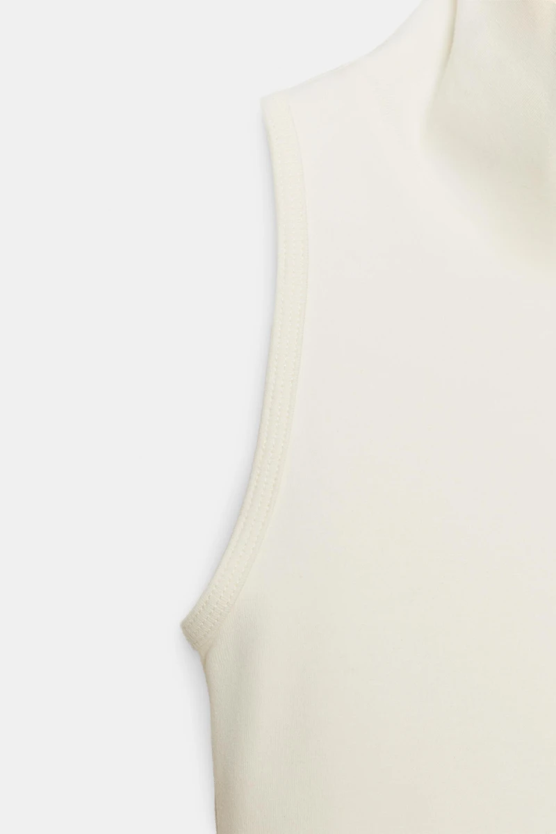HIGH COLLAR SLEEVELESS TOP