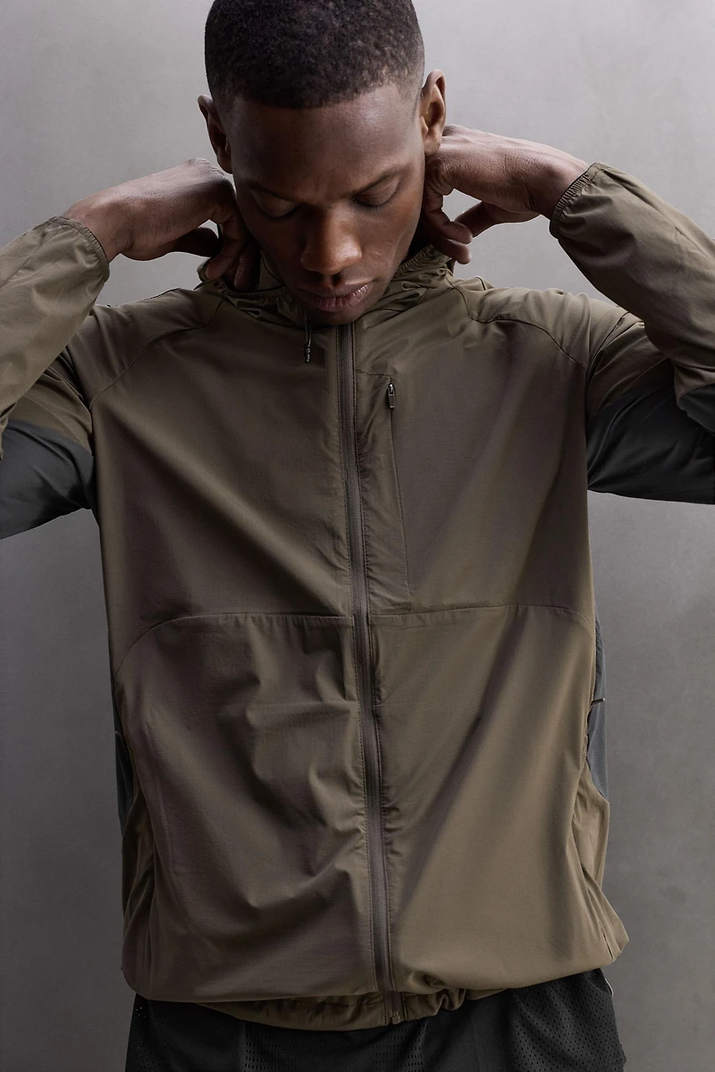 LIGHTWEIGHT COLOR BLOCK TECHNICAL JACKET