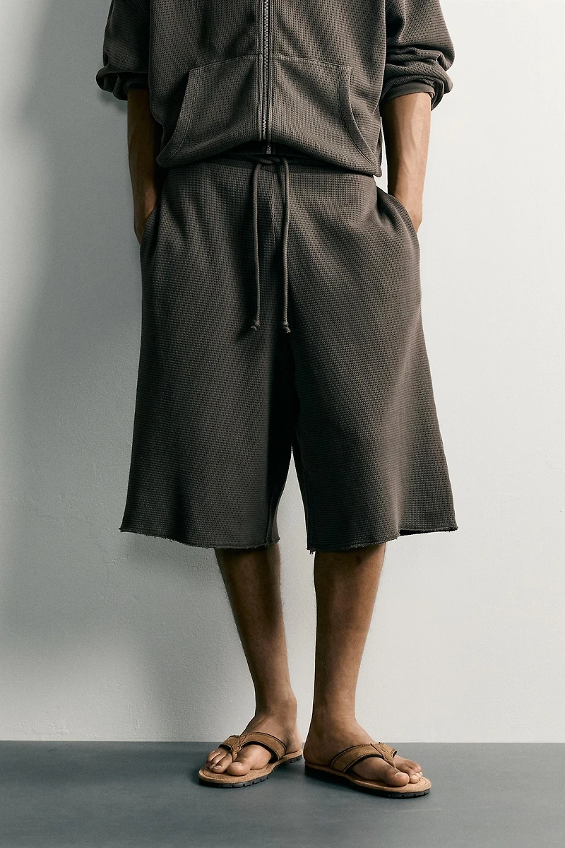 WASHED WAFFLE KNIT JOGGER SHORTS