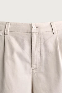 REGULAR FIT PLEATED SHORTS