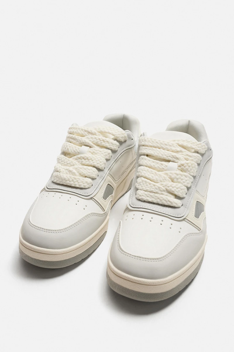 SKATE SNEAKERS