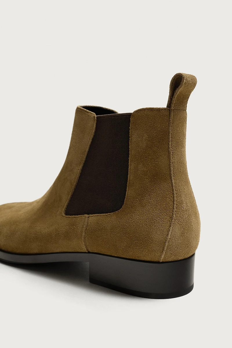 LEATHER CHELSEA BOOTS