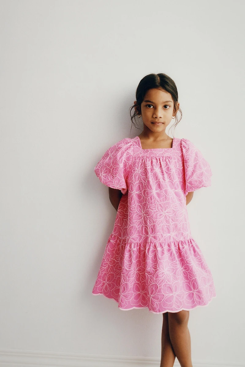 EMBROIDERED FLOWER DRESS