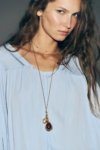 LOT DE 2 COLLIERS PIERRES