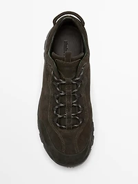 Technical trainers with leather pieces