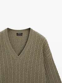 100% cashmere oversize knit sweater