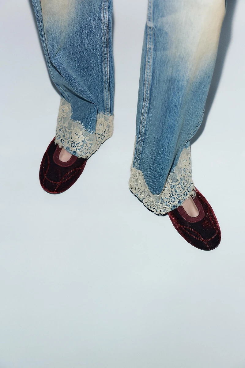 VELVET EFFECT STITCHED BALLET FLATS
