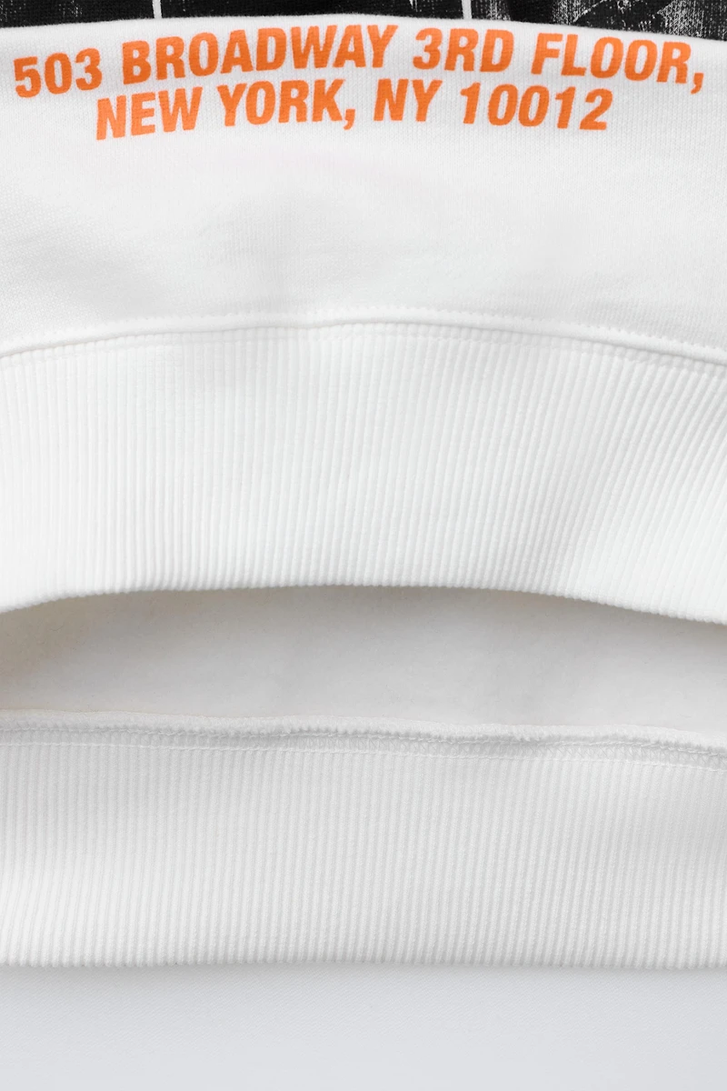 GRAFFITI PRINT SWEATSHIRT