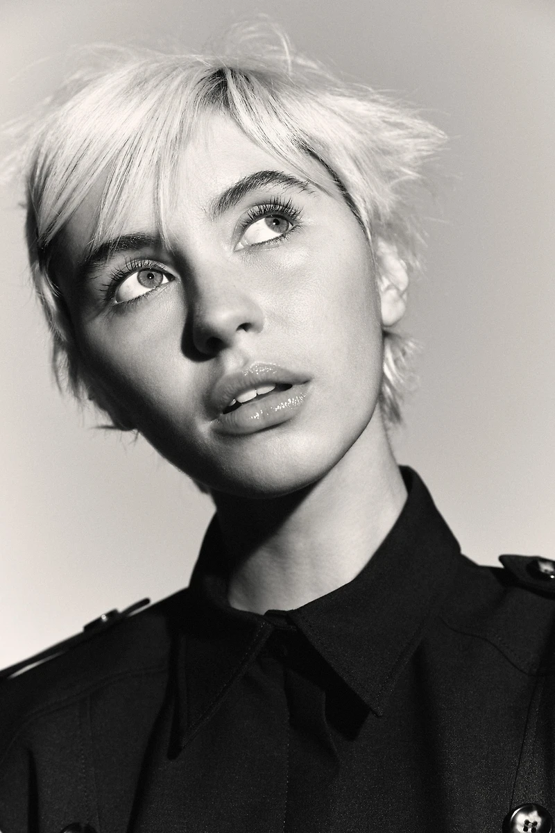 SHORT DRESS WITH SHOULDER PADS AND RUFFLES