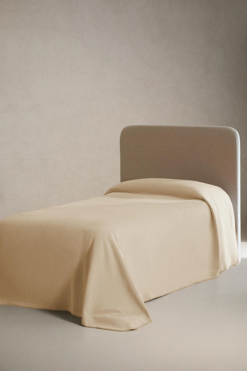 CHILDREN'S CORDUROY BEDSPREAD