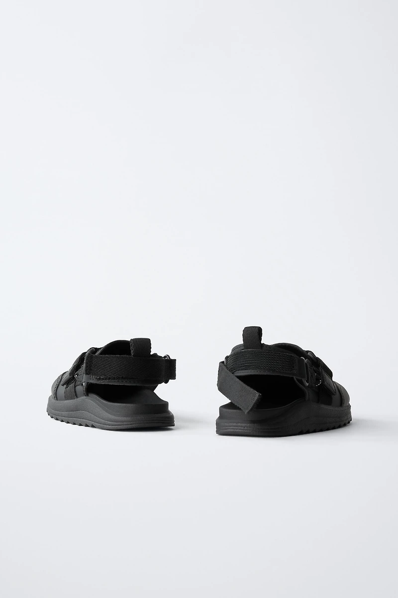 RUBBERIZED CLOGS