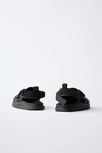 RUBBERIZED CLOGS