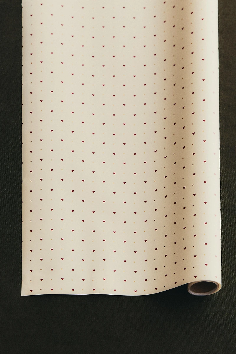 CHRISTMAS WRAPPING PAPER WITH HEARTS