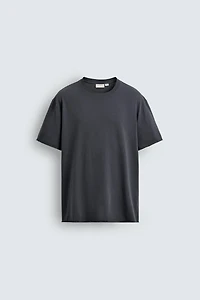 LIGHTWEIGHT T-SHIRT WITH IRREGULAR FINISH