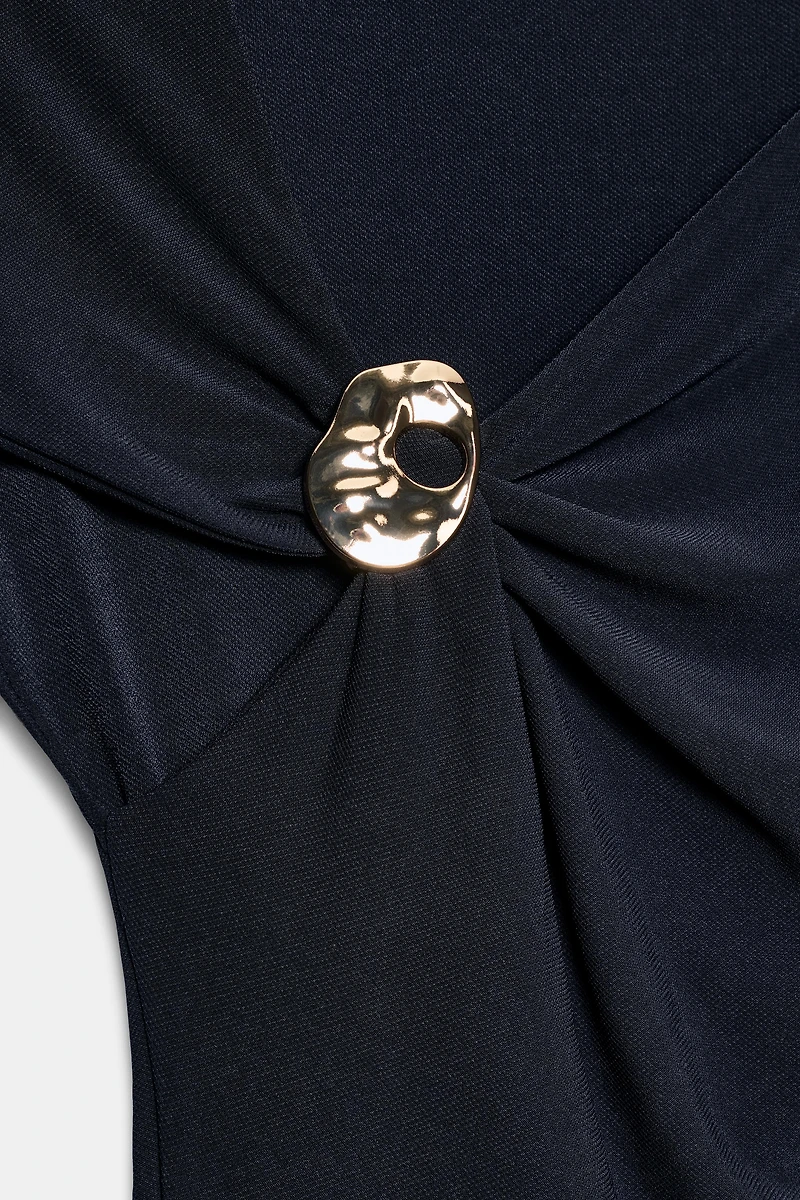 DRAPED HARDWARE TOP