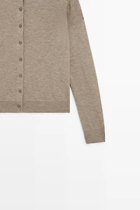 Fine-knit round neck cardigan