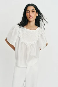 BLOUSE BRODÉE MANCHES COURTES