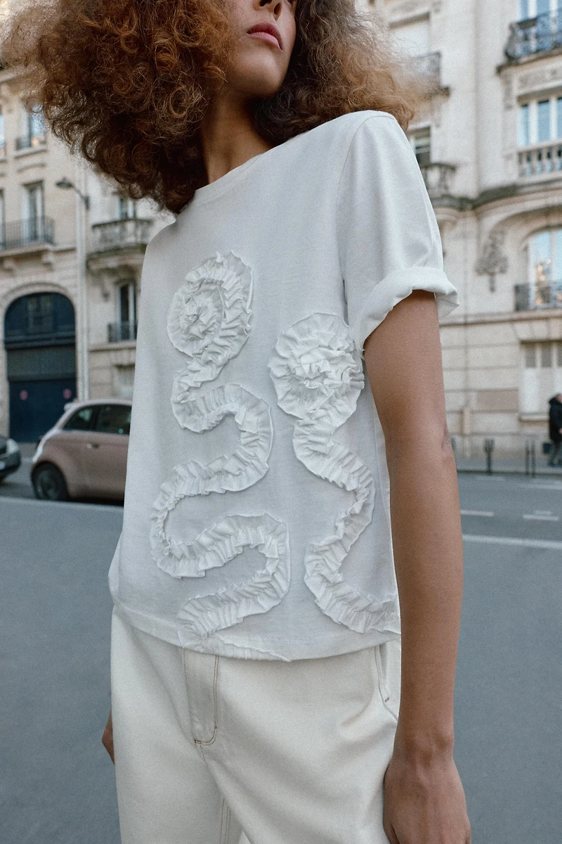 T-SHIRT FLEUR VOLUME