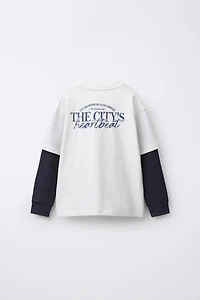 DOUBLE SLEEVE CONTRAST TEXT T-SHIRT