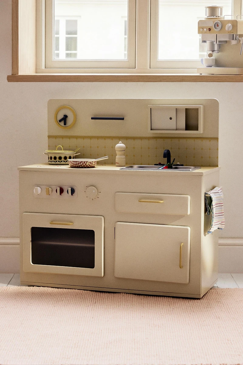 KIDS' WOODEN PLAY KITCHEN