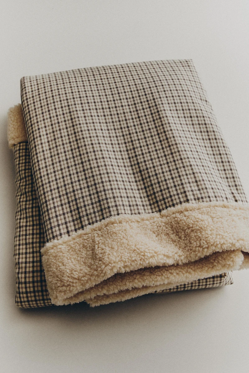 SMALL CHECK PET BLANKET