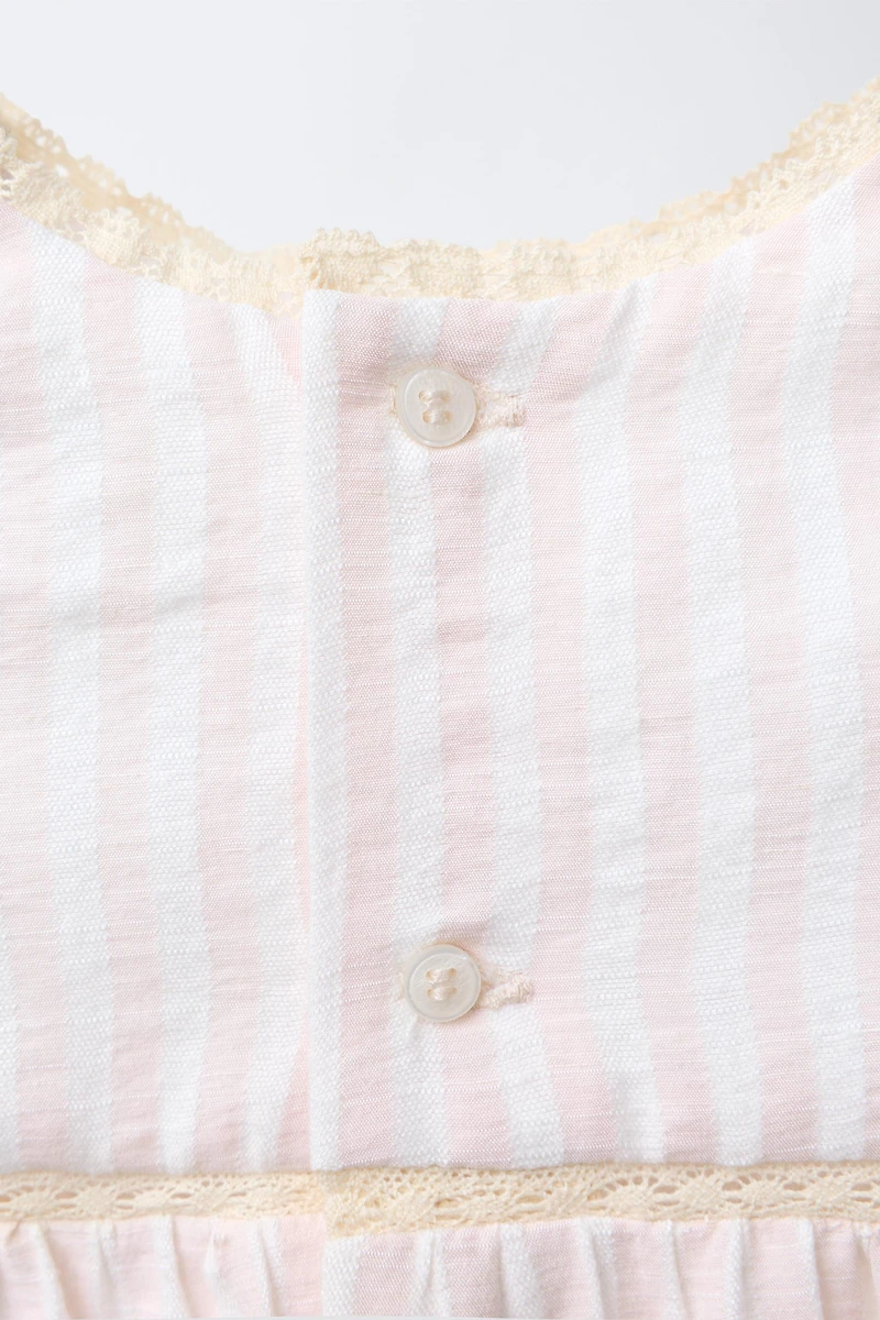 ENSEMBLE CHEMISE ET BERMUDA SEERSUCKER RAYÉ DENTELLE
