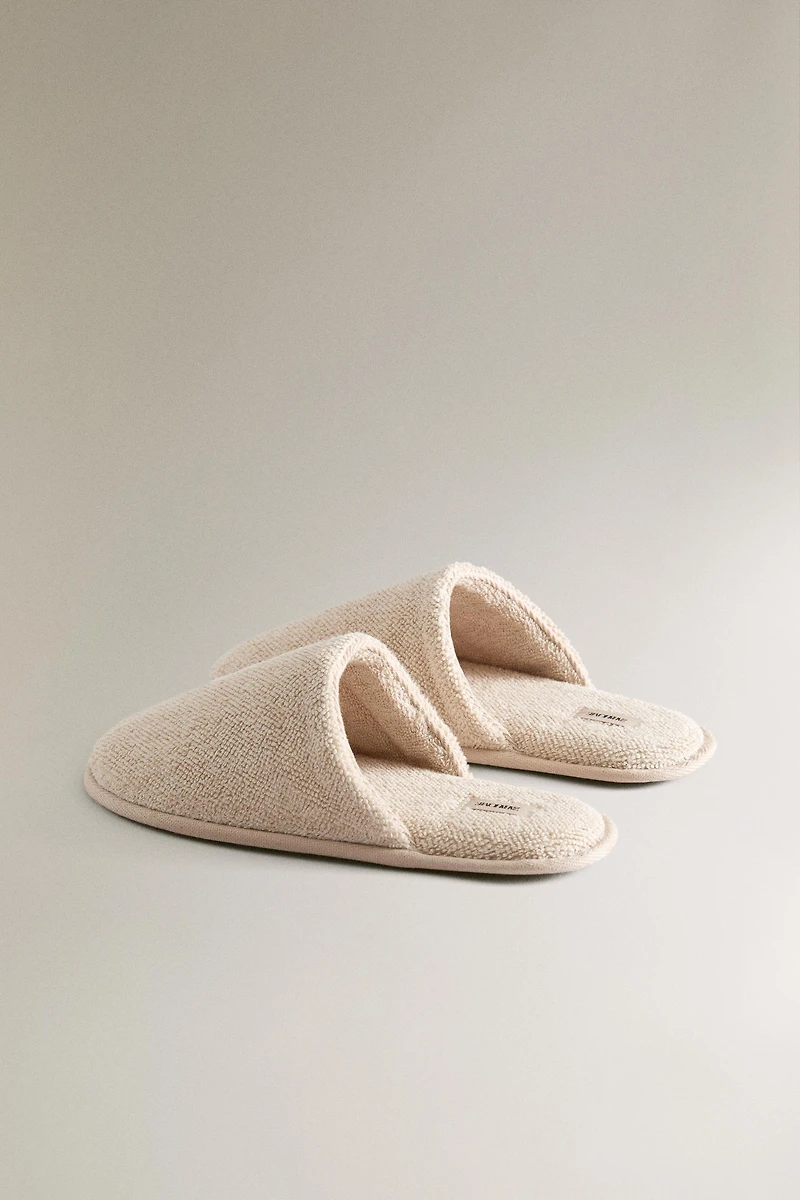RICE STITCH BATHROOM SLIPPERS