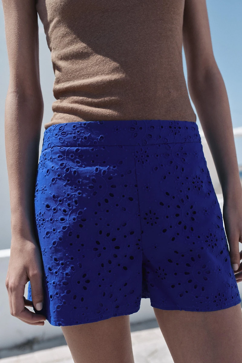 EMBROIDERED EYELET SHORTS