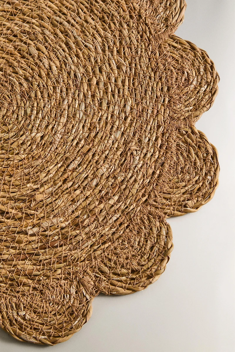 FLOWER RATTAN PLACEMAT