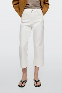 Mid-waist capris with turn-up hems