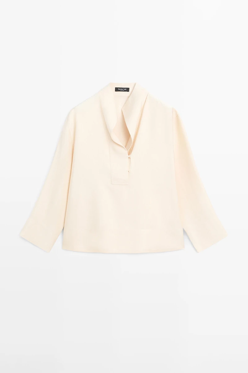 Flowing blouse with bib detail