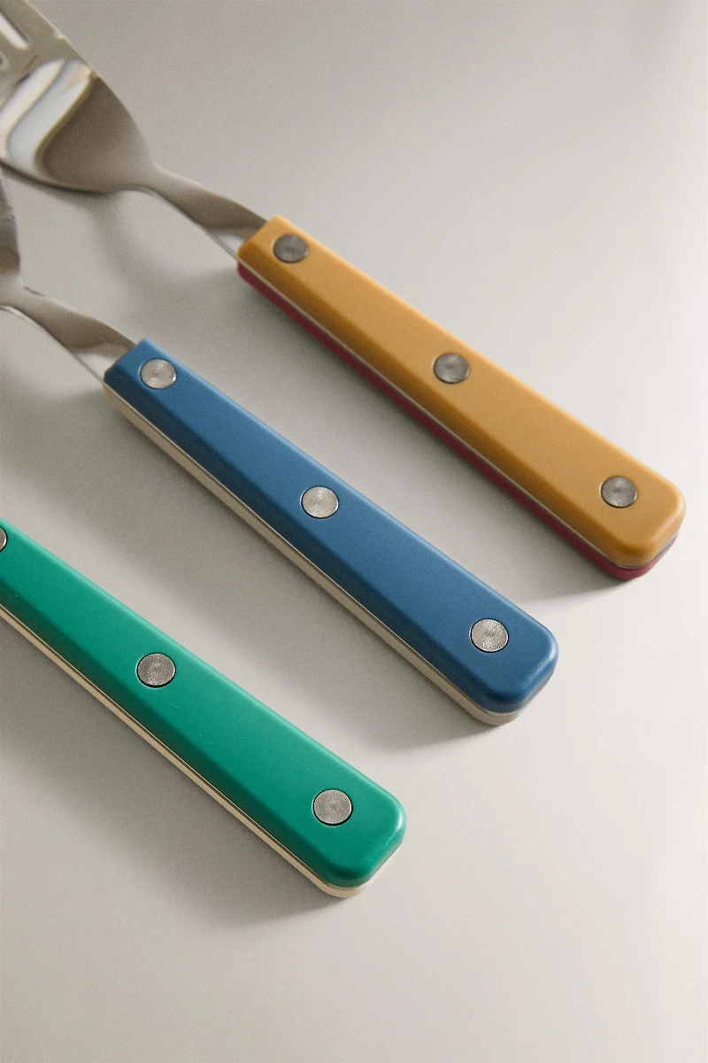 CHILDREN'S COLORED CUTLERY SET