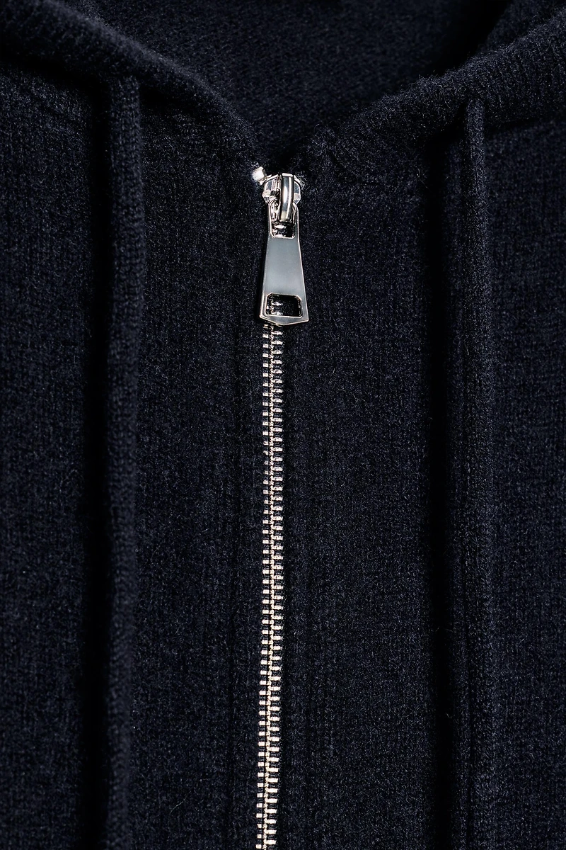 SWEAT 100% LAINE À CAPUCHE