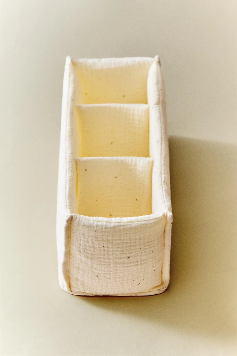 CHILDREN’S MOON TABLE ORGANIZER
