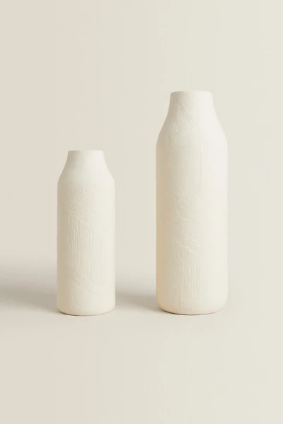 TEXTURED CERAMIC VASE