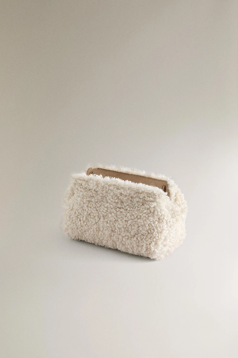 MEDIUM FAUX FUR MAKEUP BAG